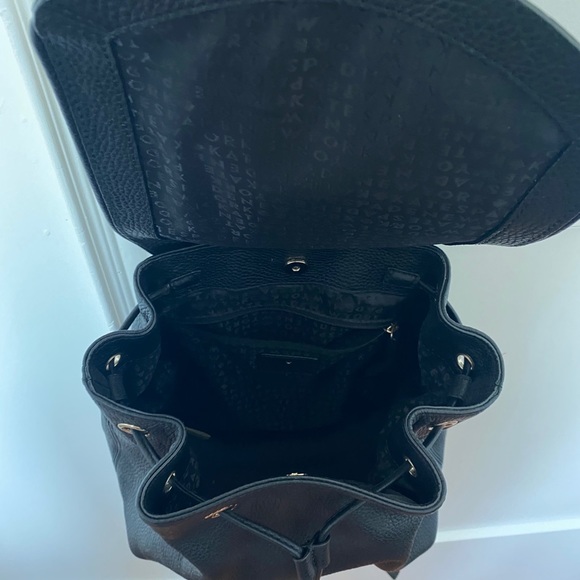 Leather backpack - Picture 1 of 3